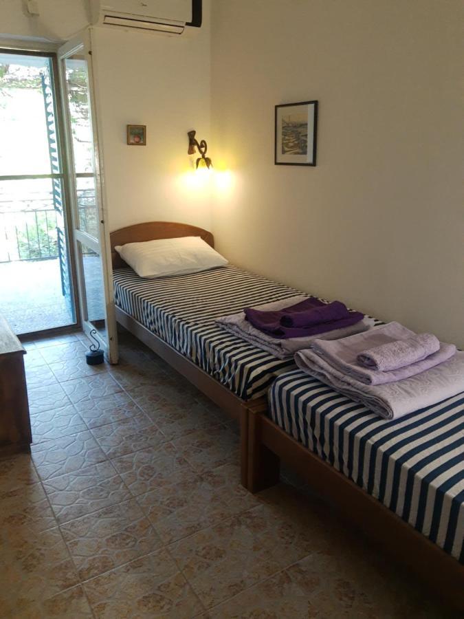 Sea-Side Old Stone Villa With A Private Garden Budva Exterior photo