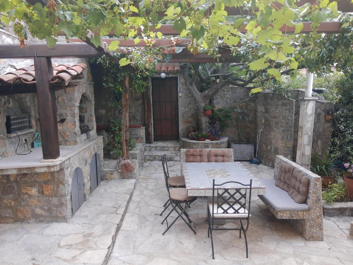 Sea-Side Old Stone Villa With A Private Garden Budva Exterior photo